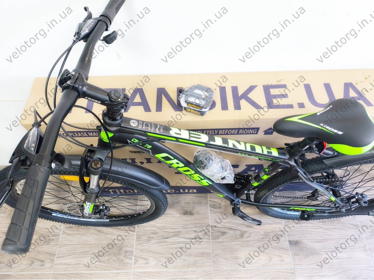 Велосипед Cross 27,5" Hunter Рама-17" black-green — надійний гірський байк для активних поїздок. Безкоштовна Доставка