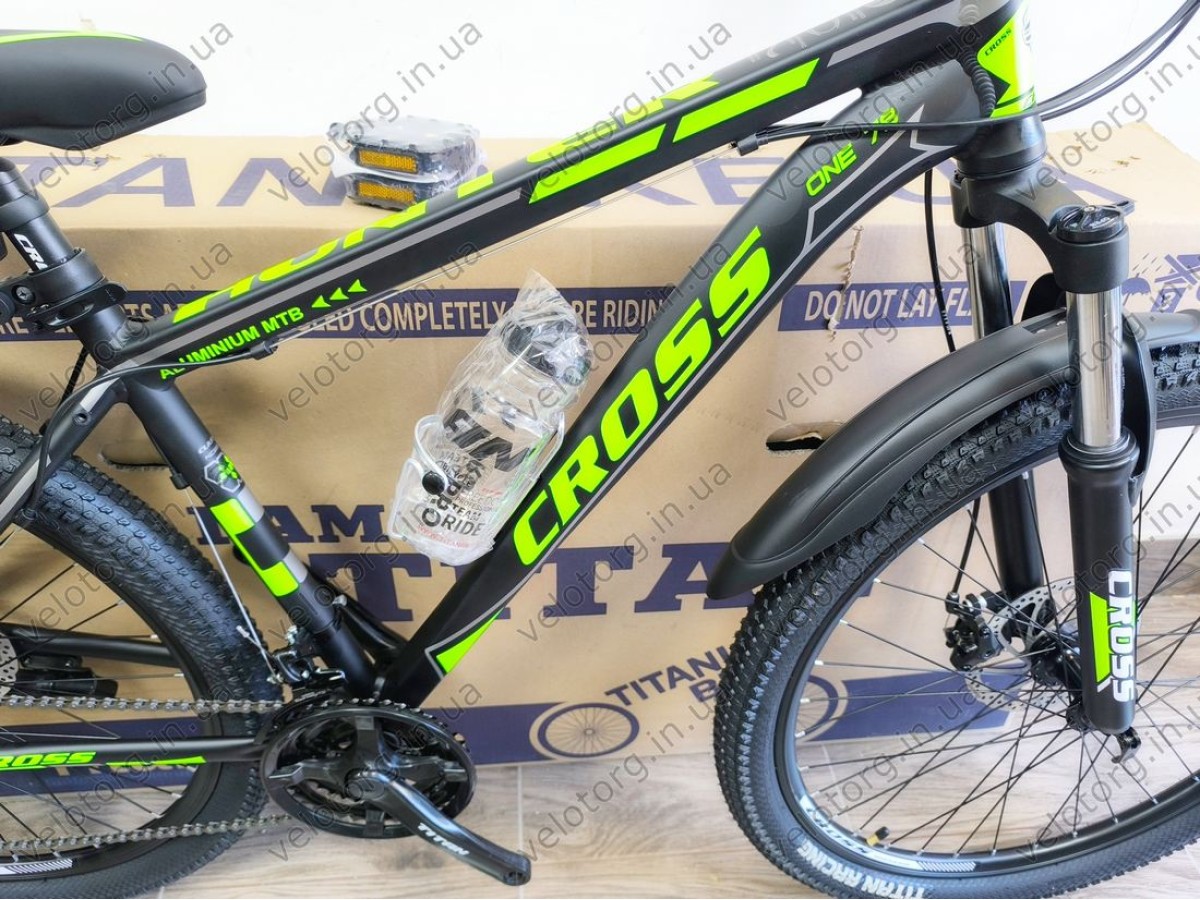 Велосипед Cross 27,5" Hunter Рама-17" black-green — надійний гірський байк для активних поїздок. Безкоштовна Доставка