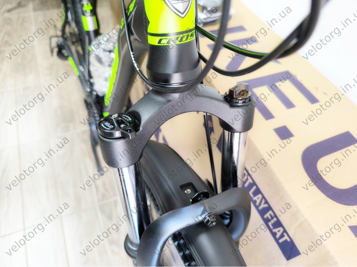 Велосипед Cross 29" Hunter Рама-20" black-green — надійний гірський байк для активних поїздок. Безкоштовна Доставка